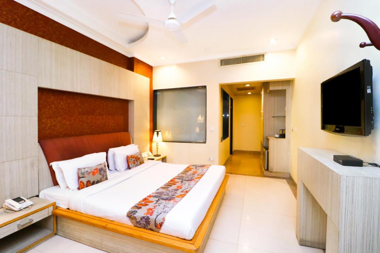 Hotel Rajshree & Spa Chandīgarh Εξωτερικό φωτογραφία